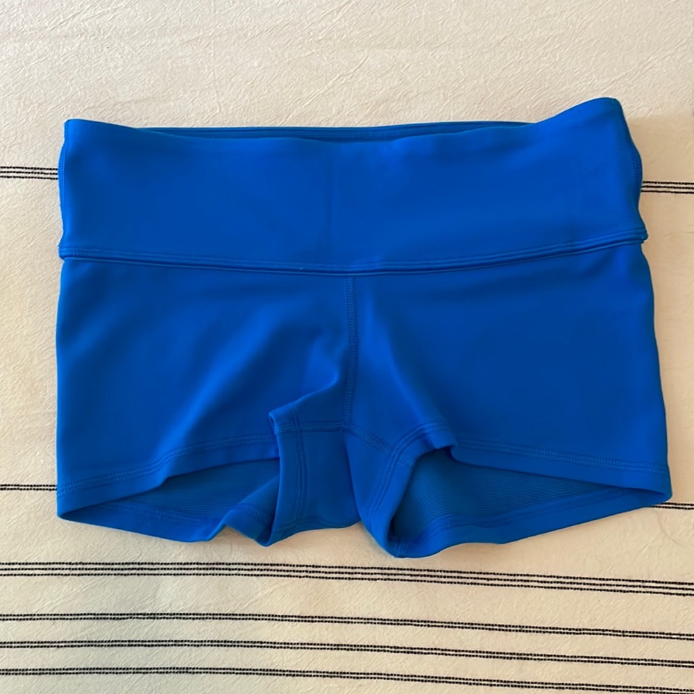 Lululemon biker shorts size 4 shorty short